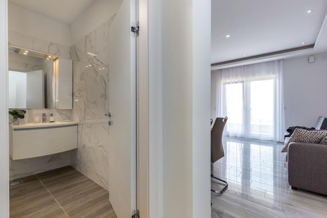 Luxury Apartments Kostrena With Pool 2 Buitenkant foto
